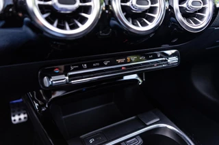 Mercedes-Benz A-Klasse Mercedes A-klasse 250 e AMG Pano / Camera / Ambi - afbeelding nr 21