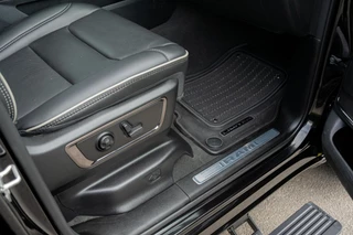Dodge Ram 1500 Dodge Ram 1500 4X4 5.7 V8 4x4 Crew Cab|LPG|BTW|1ste Eig|Limited Night Edition|Etorque|Pano|Luchtvering|Trekhaak|Full Option - afbeelding nr 24