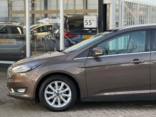 Ford Focus Ford Focus Wagon 1.0 Automaat Dealeronderhouden Volle opties Stuurverwarming Parkeerhulp+sensoren Cruise Navigatie Bluetooth - afbeelding nr 20