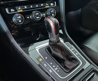 Volkswagen Golf Volkswagen Golf 2.0 TSI GTI TCR|PANO|AKRAPOVIC|VIRTUAL|LEDER - afbeelding nr 18