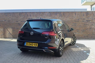 Volkswagen Golf Volkswagen Golf 1.4 TSI Highl Busi R-line | ACC | Camera | Stoel VW | Carplay - afbeelding nr 2