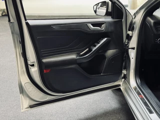 Ford Focus Ford Focus 1.0 EcoBoost ST Line | Panorama | Trekhaak | 1e Eig. - afbeelding nr 10