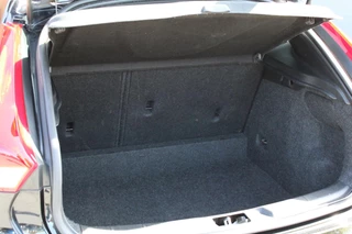 Volvo V40 Volvo V40 2.0 T4 Business Sport | Camera | Stoelverwarming - afbeelding nr 22