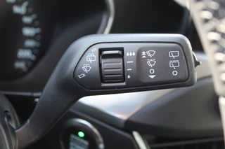 Ford Focus Ford Focus Wagon 1.0-125pk EcoBoost Mild-hybrid Titanium. Mooie, ruime, luxe en comfortabele Ford Focus wagon. Volautm. airco dual, camera, stoel-, stuur- en voorraamverw., easy entry/easy go, cruise control, Isofix, side- en lane assist, parkeersensoren v+a, LM wielen etc. - afbeelding nr 10