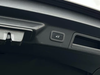 Land Rover Range Rover Velar Land Rover Range Rover Velar 2.0 I4 AWD R-DYNAMIC HSE, NL AUTO, NAP, BTW AUTO, EURO 6, PANO, LEDER, NAVI, MERIDIAN, VIRTUAL, LUCHTVERING, STOELVERWARMING, ELEKTRISCHE STOELEN - afbeelding nr 33