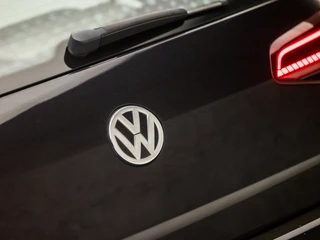 Volkswagen Golf (APPLE CARPLAY, GROOT NAVI, CLIMATE, STOELVERWARMING, DYNAMISCHE KNIPPERLICHTEN, ALCANTARA SPORTSTOELEN, ADAPTIVE CRUISE, PARKEERSENSOREN, LM VELGEN, NIEUWSTAAT) - afbeelding nr 28