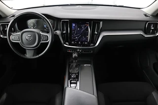 Volvo V60 Volvo V60 2.0 T4 Momentum Pro | Trekhaak | Adaptive cruise |  Stoelverwarming | Carplay | BLIS | Navigatie | Full LED | DAB | Half leder | Climate control - afbeelding nr 8
