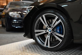 BMW 3 Serie BMW 3-serie 330i M-Sport Individual - Nappaleer - 360 Camera - Adaptive Cruise Control - Stuurverwarming - Keyless Entry - Schuifd - afbeelding nr 18