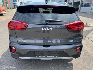Kia Niro Kia Niro 1.6 GDi PHEV DynamicLine  / Plug-inn Hybride / volledig elektrisch rijden 65 km hierna Hybride aandrijving , Navi / Camera achter / Parkeerhulp rondom / Stoel & stuur verwarming /  fab garantie 7 jaar / 150.000km - afbeelding nr 4