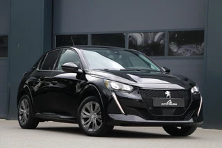 Peugeot e-208 EV Allure Pack 50 kWh AppleCarplay 3 Fase Camera PrivacyGlass Pdc Lmv 35000KM BJ2021