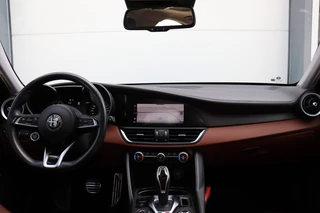 Alfa Romeo Giulia Alfa Romeo Giulia 2.0T TI/STOEL.STUUR.VERW/KEYLESS/ADAP.CRUISE/DODEHOEK - afbeelding nr 17