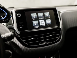 Peugeot 208 Peugeot 208 1.2 PureTech Sport (PANORAMADAK, APPLE CARPLAY, GROOT NAVI, CAMERA, CLIMATE, SPORTSTOELEN, GETINT GLAS, CRUISE, NIEUWSTAAT) - afbeelding nr 26