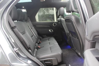 Land Rover Discovery Land Rover Discovery 3.0 Td6 HSE Luxury 7p. / Trekhaak / Panoramadak / 360Camera / 22'' / Volleder / Virtual Cockpit / Stuurverwarming / Keyless / Luchtvering / Meridian / DAB / Stoelverwarming / Cruise Control - afbeelding nr 12