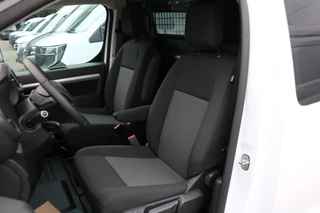 Peugeot e-Expert Peugeot e-Expert EV L3 75 kWh Airco Navigatie Trekhaak Black Line - afbeelding nr 2
