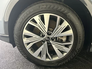 Audi Q4 e-tron | Navigatie | Sportstoelen | Verwarmde voorstoelen | Parkeersensor achter Soh (batterijcheck) 100 % - afbeelding nr 2