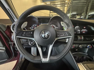 Alfa Romeo Giulia Alfa Romeo Giulia 2.0T 310pk, super netjes!! Veel opties!! - afbeelding nr 11