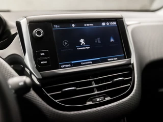 Peugeot 2008 Automaat (APPLE CARPLAY, NAVIGATIE, CAMERA, CLIMATE, CRUISE, SPORTSTOELEN, PARKEERSENSOREN, NIEUWE APK, NIEUWSTAAT) - afbeelding nr 27