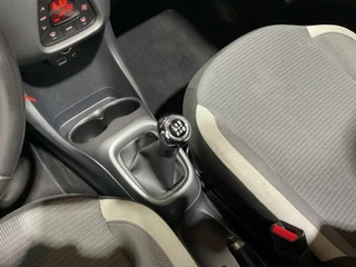Toyota Aygo Toyota Aygo 1.0 VVT-i x-joy cabrio | CLIMA | APPLE CARPLAY | - afbeelding nr 28