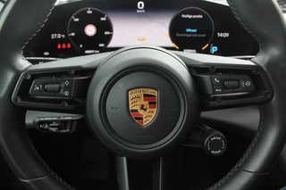Porsche Taycan Porsche Taycan Performance 84 kWh / Panoramadak / Camera / Passenger Display / 20'' / Luchtvering / Sportchrono / Stoelventilatie / Stuurverwarming / Dodehoek / Apple CarPlay / Stoelverwarming / Cruise Control - afbeelding nr 30