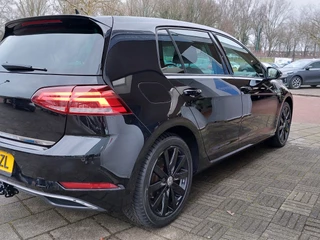 Volkswagen e-Golf e-Golf 136pk Automaat 5-Deurs | Warmtepomp | Navi | Apple Carplay+Android Auto | Clima | Adap. Cruise | Led Koplampen | Pdc V+A | Stoelverwarming | Privacy Glass | 17''lm | Trekhaak - afbeelding nr 44