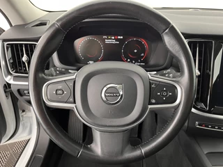 Volvo V60 Volvo V60 2.0 D4 Momentum Maxton-Design *FULL-LED | LEATHER-MICROFIBRE | DIGI-COCKPIT | NAVI-FULLMAP | HEATED-COMFORTSEATS | ECC | PDC | CRUISE | LANE-ASSIST | CARPLAY | 20''ALU * - afbeelding nr 17