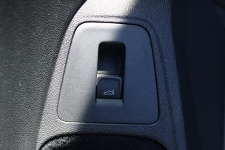 Volkswagen Tiguan Volkswagen Tiguan 1.5 TSI R-Line DSG Virtual/Navi/Leer/360view 