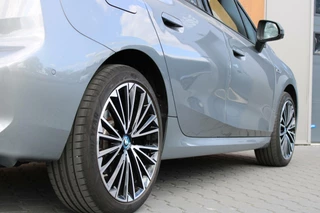 BMW 2 Serie BMW 2-serie Active Tourer 230e xDrive | Pano | H&K | Trekhaak - afbeelding nr 17