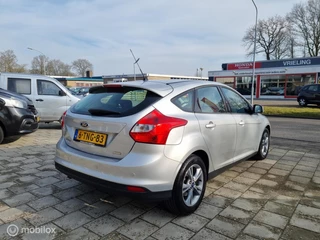 Ford Focus Ford Focus 1.0 EcoBoost Edition, Navi, Cruise, PDC, NAP! - afbeelding nr 4