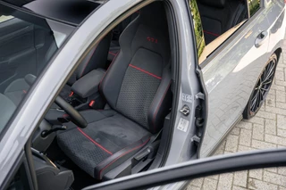 Volkswagen Golf Volkswagen Golf 2.0 TSI GTI Clubsport 45 Jahre Akra Pano DSG - afbeelding nr 30