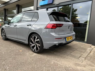 Volkswagen Golf Volkswagen Golf 1.5 eTSI 150 pk DSG R-LINE Panoramadak IQ LIGHT Achteruitri - afbeelding nr 3