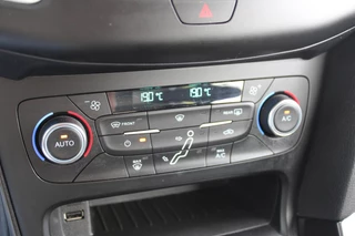 Ford Focus Ford Focus Wagon 1.0 EcoBoost Titanium | Navigatie | Climate Control | Cruise Control | Lichtmetalen Velgen | Voorruitverwarming - afbeelding nr 22