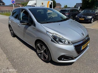 Peugeot 208 Peugeot 208 110pk 1.2 GT-line , 5 deurs Navigatie en Camera achter , Parkeerhulp achter ,  Ramen & spiegels eclectisch ,  Sport Velgen , Rode GT Line accenten , Chrome uitlaat sierstuk - afbeelding nr 8