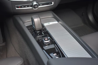 Volvo XC60 Volvo XC60 T6 350PK AWD Plus Dark | Climate | Getint Glas | Trekhaak - afbeelding nr 24