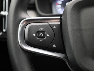 Volvo XC40 Volvo XC40 T5 Recharge R-Design | Achteruitrij Camera | Cruise Controle | Apple Carplay / Android Auto | Stoel + Stuur Verwarming | - afbeelding nr 22