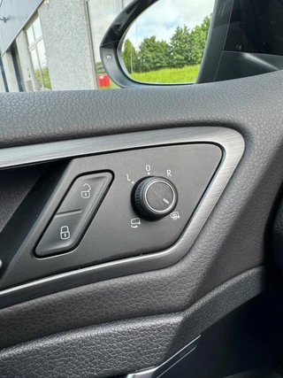 Volkswagen Golf Volkswagen Golf 1.0 TSI Comfortline Bus CarPlay/Massage/Stoelverw/Adap.Cruise/Navi/Climate/incl. onderhoudsbeurt - afbeelding nr 21