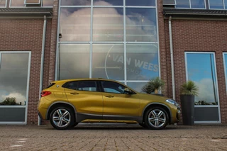 BMW X2 ➡️ BMW X2 sDrive18i F39 High Executive Edition M-sport | M-pakket | Dakraam | 2e eigenaar | Head up | Harman-Kardon | Camera | Leer | LED | Navi | PDC | 19 inch |  Stoelverwarming | Automaat | - afbeelding nr 6