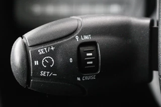 Peugeot 208 Peugeot 208 1.2 PureTech Style | Panoramadak |  Stoelverwarming | Cruise control | Parkeerhulp | Climate control | Bluetooth - afbeelding nr 12