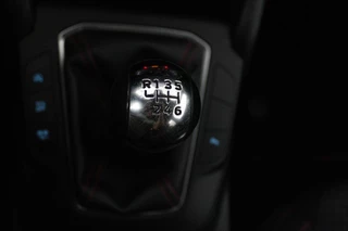 Ford Focus Ford Focus Wagon 1.5 EcoBoost ST Line Business (PARKEERSENSOREN, TREKHAAK, STOELVERWARMING, NAVIGATIE, NL-AUTO) - afbeelding nr 22