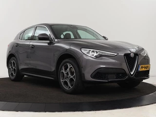Alfa Romeo Stelvio Alfa Romeo Stelvio 2.0 T Q4 Super | Camera | Sportstoelen | Xenon |  Navigatie | Elektrische achterklep | Cruise control - afbeelding nr 32