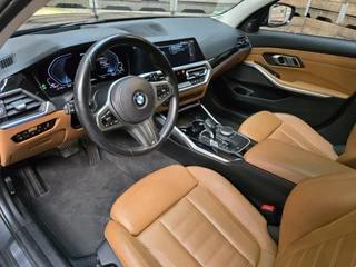 BMW 3 Serie BMW 3-serie 330e xDrive High Executive HUD Leder Navi Carplay Clima Cruise 18