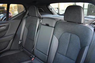 Volvo EX40 Volvo EX40 Extended Ultra Black Edition 252pk/82kWh | HEICO Verlaagd | Trek - afbeelding nr 11