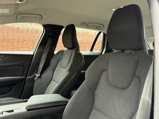 Volvo V60 Volvo V60 2.0 B3 Automaat Cruise Carplay Led Camera BJ 2021  Eerste Eigenaar Vol Opties Dealer Onderhouden - afbeelding nr 19