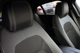 Jaguar XE Jaguar XE 2.0 R-Sport | 200PK | El. Stoelen | Camera | Afneembare trekhaak - afbeelding nr 29