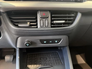 Ford Transit Courier Ford E-Transit Courier Limited 44 kWh 136pk | Ford Voorraad | Driver Assistance Pack | Laadvloerbescherming | Trekhaak | LED Laadruimteverlichting - afbeelding nr 27