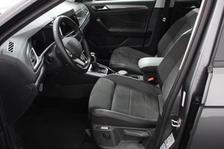 Volkswagen T-Roc Volkswagen T-Roc 1.5 TSI DSG Style | Navigatie | Apple Carplay / Android Auto | Climate Control | Led | Digitale Cockpit | Adaptive Cruise Control | Trekhaak - afbeelding nr 10