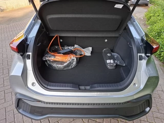 Toyota C-HR Toyota C-HR 2.0 PHEV 220 First parkeersensoren voor en achter - afbeelding nr 17