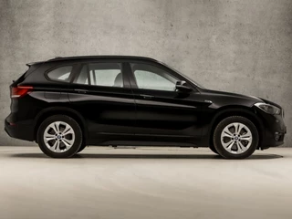 BMW X1 221Pk Automaat (GROOT NAVI, CLIMATE, ALCANTARA, ELEK ACHTERKLEP, SPORTSTOELEN, PARKEERSENSOREN, LED KOPLAMPEN, DAB+, NIEUWSTAAT) - afbeelding nr 4