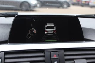 BMW 3 Serie BMW 3 Serie 330e Centennial Exe. M Sport / Schuifdak / Alcantara / 18'' / Navigatie / Parkeerhulp achter / Cruise Control - afbeelding nr 18