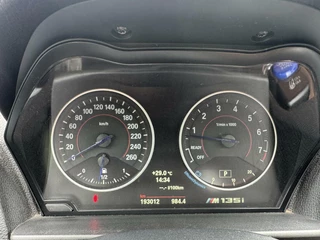 BMW 1 Serie BMW 1-serie M135i Executive RWD Schuifdak Xenon Leer Carplay - afbeelding nr 10