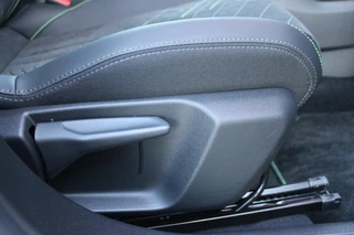 Peugeot 2008 Peugeot 2008 1.2 130PK AUTOMAAT GT PACK | ELEKTRISCH BEDIENBARE BESTUURDERSSTOEL | NAVIGATIE | FULL LED KOPLAMPEN | DRAADLOZE APPLE CARPLAY/ANDROID AUTO | ADAPTIVE CRUISE CONTROL | CAMERA VOOR + ACHTER | CLIMATE CONTROL | LICHTMETALEN VELGEN 17